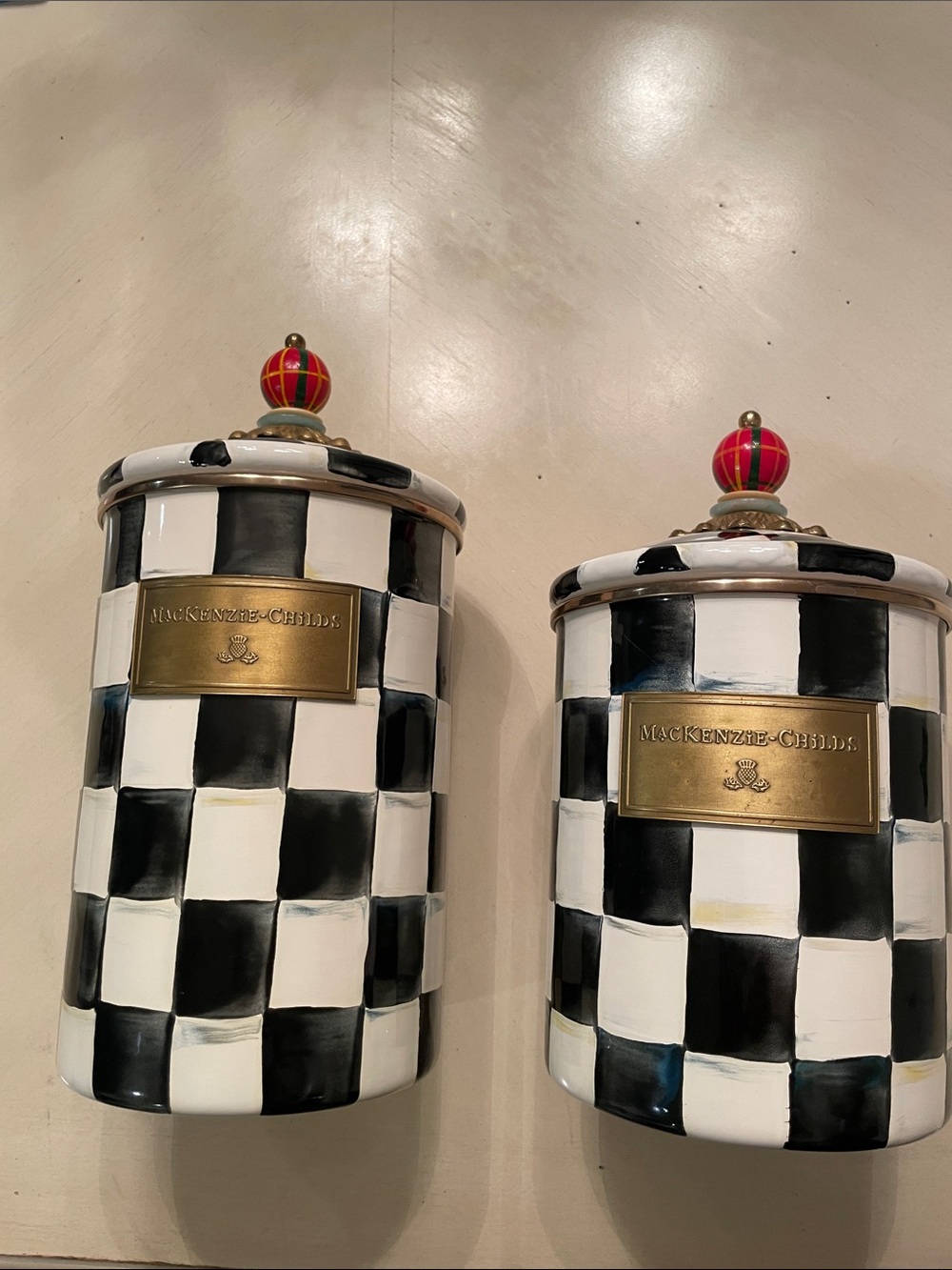 Set of two canisters
